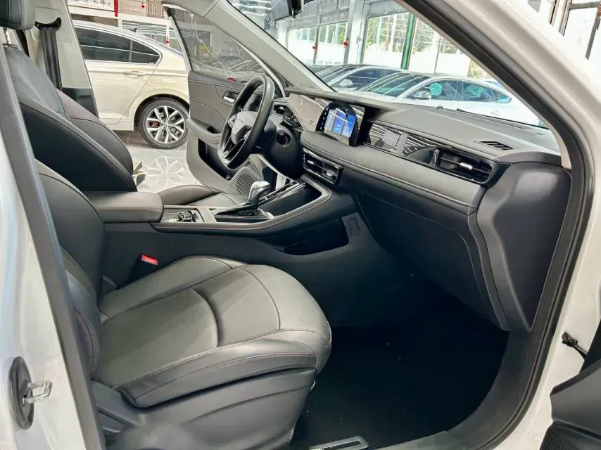 2024 Roewe i5 1.5L 129HP L4 CVT,autocango,china used car exporter,china ev exporter,chinese used car exporter,chinese used ev exporter