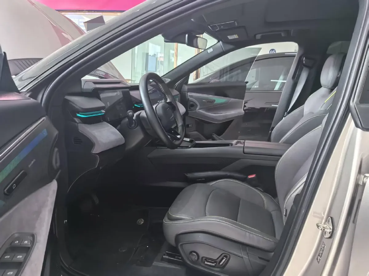 2023 LYNK&CO 08 EM-P 1.5T 163HP L4 3DHT PHEV 39.8KWH,autocango,china used car exporter,china ev exporter,chinese used car exporter,chinese used ev exporter