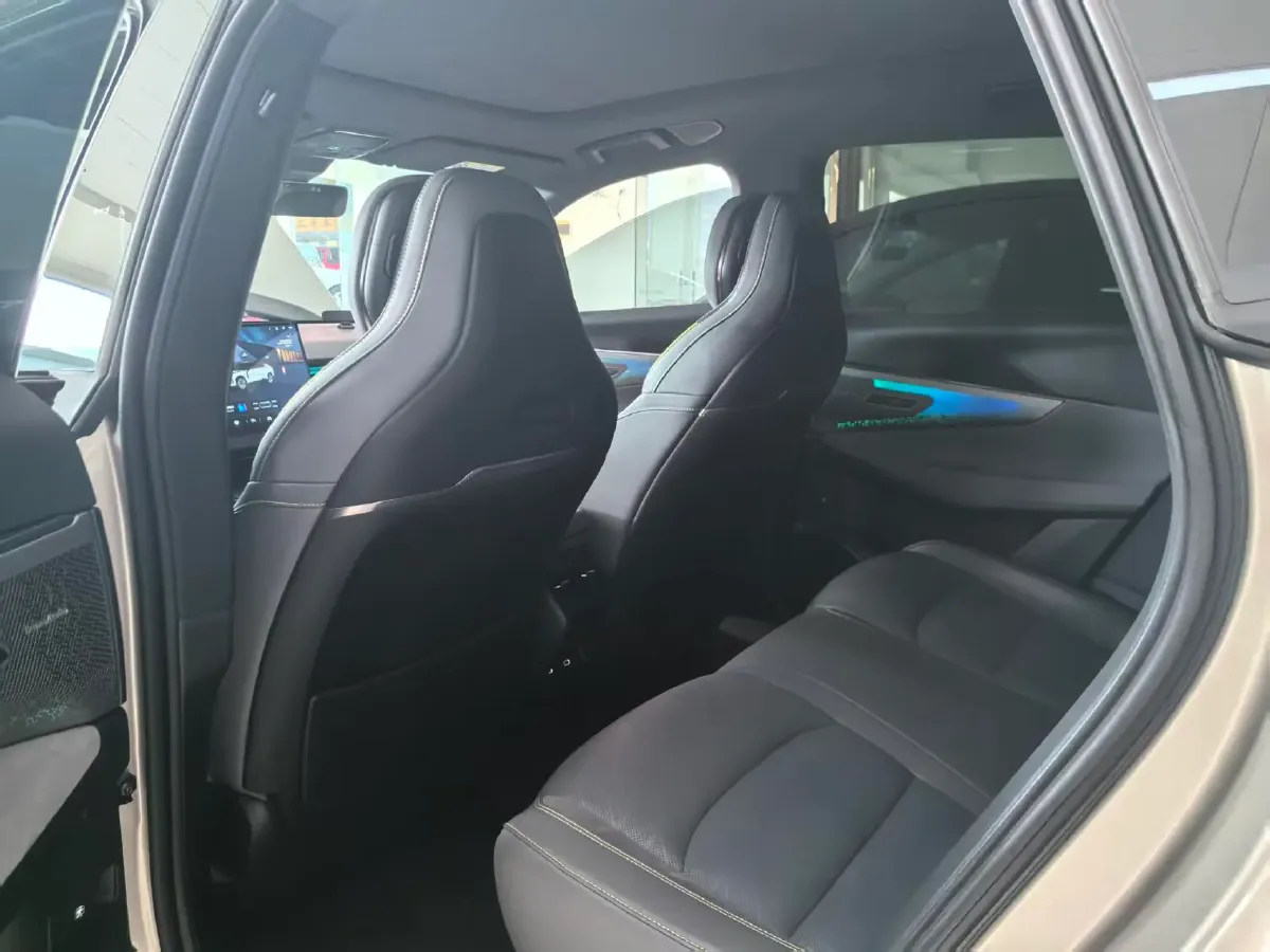 2023 LYNK&CO 08 EM-P 1.5T 163HP L4 3DHT PHEV 39.8KWH,autocango,china used car exporter,china ev exporter,chinese used car exporter,chinese used ev exporter