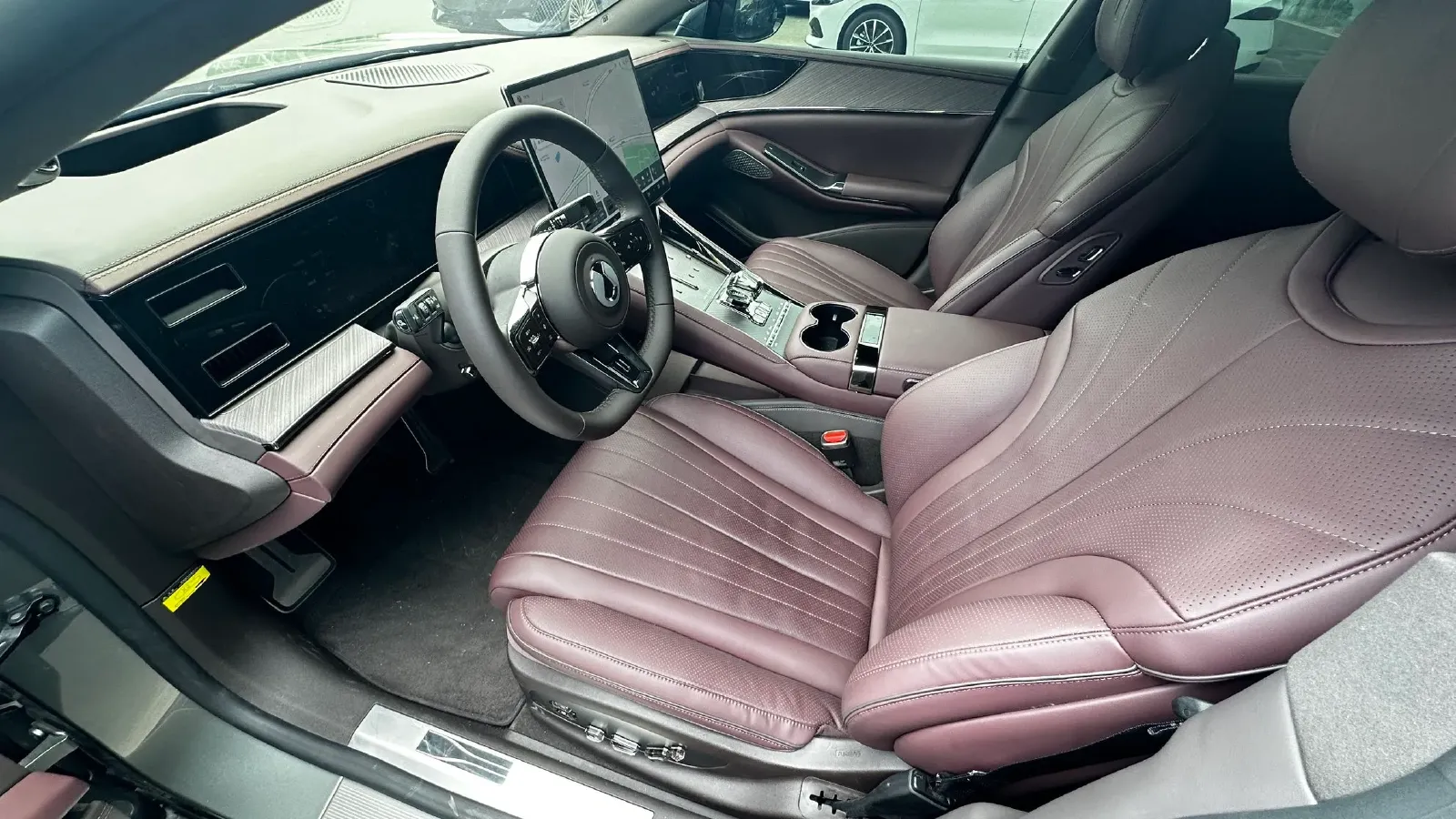 2024 Denza DenzaZ9GT 2.0T 207HP L4 E-CVT PHEV 38.5KWH,autocango,china used car exporter,china ev exporter,chinese used car exporter,chinese used ev exporter