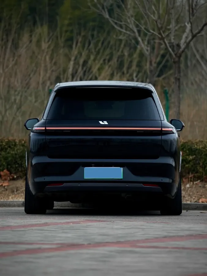 2023 Li L8 Range Extended 154HP REEV 40.9KWH,autocango,china used car exporter,china ev exporter,chinese used car exporter,chinese used ev exporter