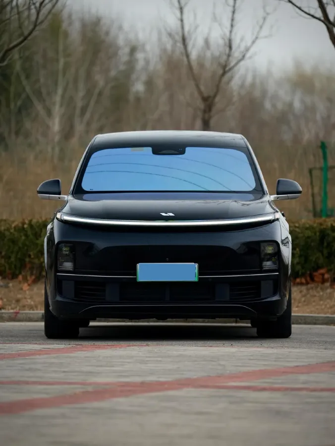 2023 Li L8 Range Extended 154HP REEV 40.9KWH,autocango,china used car exporter,china ev exporter,chinese used car exporter,chinese used ev exporter