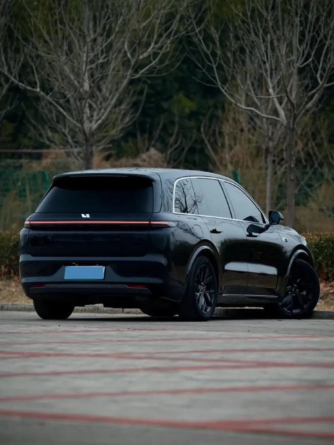 2023 Li L8 Range Extended 154HP REEV 40.9KWH,autocango,china used car exporter,china ev exporter,chinese used car exporter,chinese used ev exporter