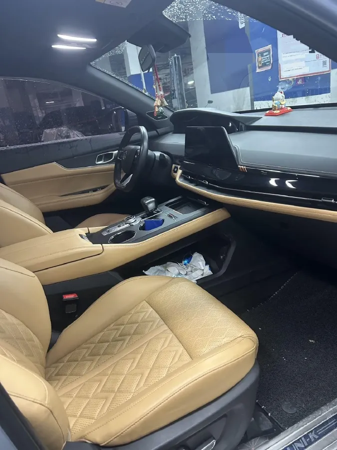 2021 ChangAn UNI-K 2.0T 233HP L4 8AT,autocango,china used car exporter,china ev exporter,chinese used car exporter,chinese used ev exporter