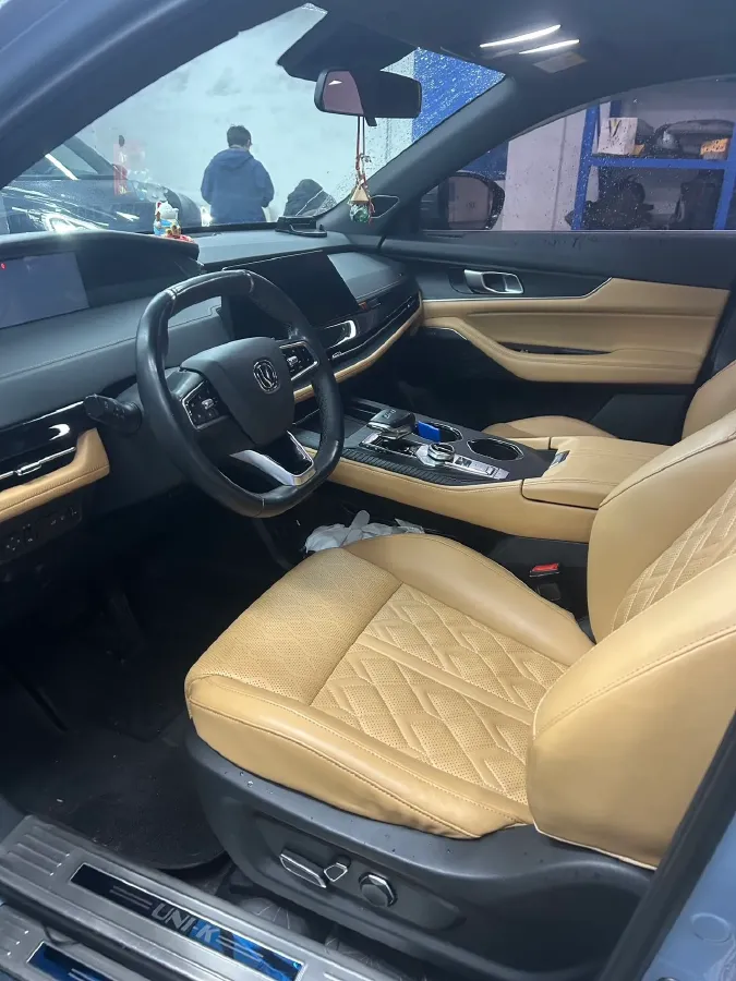 2021 ChangAn UNI-K 2.0T 233HP L4 8AT,autocango,china used car exporter,china ev exporter,chinese used car exporter,chinese used ev exporter