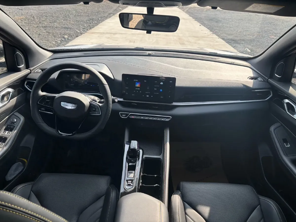 2025 Geely Coolray 1.5T 181HP L4 7DCT,autocango,china used car exporter,china ev exporter,chinese used car exporter,chinese used ev exporter