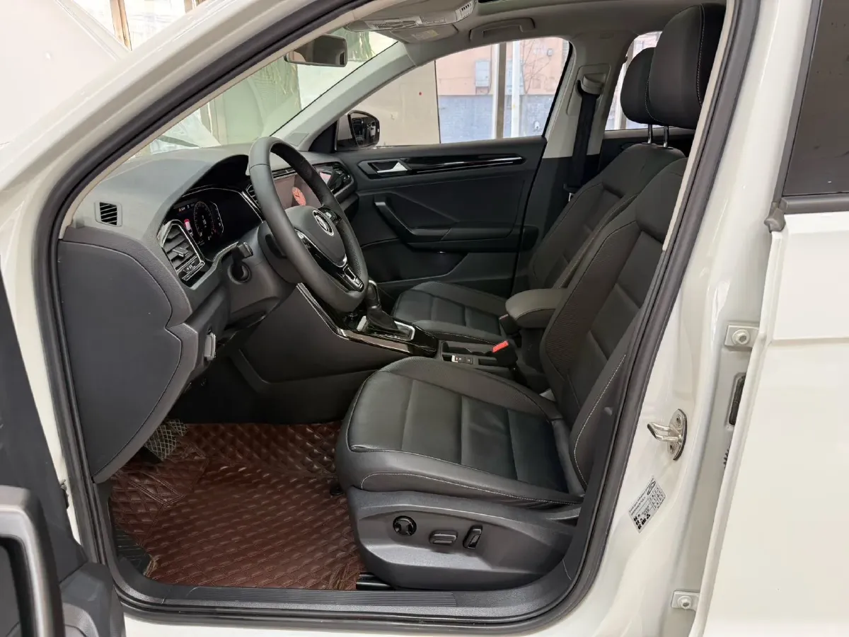 2022 Volkswagen T-Roc 1.4T 150HP L4 7DCT,autocango,china used car exporter,china ev exporter,chinese used car exporter,chinese used ev exporter