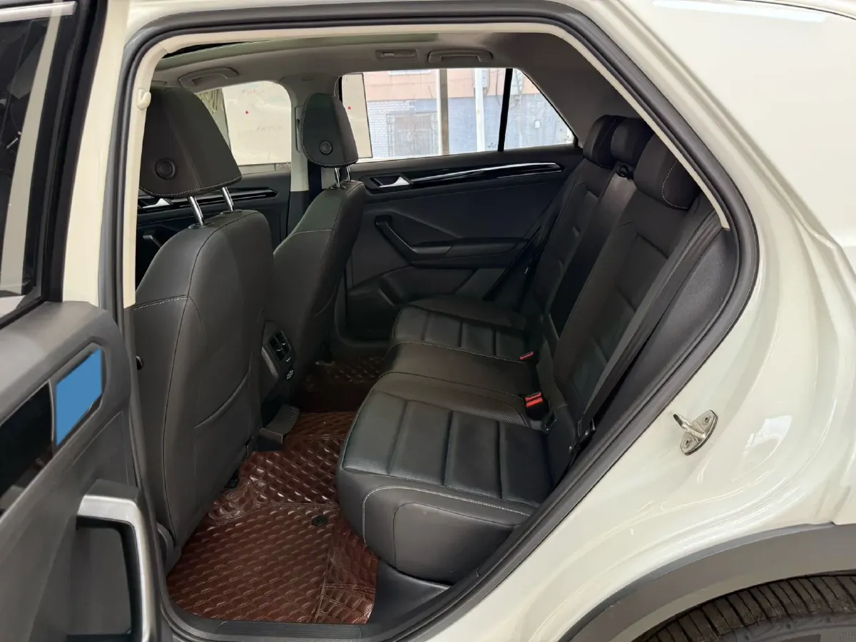 2022 Volkswagen T-Roc 1.4T 150HP L4 7DCT,autocango,china used car exporter,china ev exporter,chinese used car exporter,chinese used ev exporter