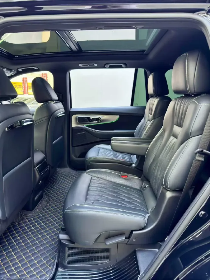 2024 GAC Trumpchi GS8 2.0T 252HP L4 8AT,autocango,china used car exporter,china ev exporter,chinese used car exporter,chinese used ev exporter