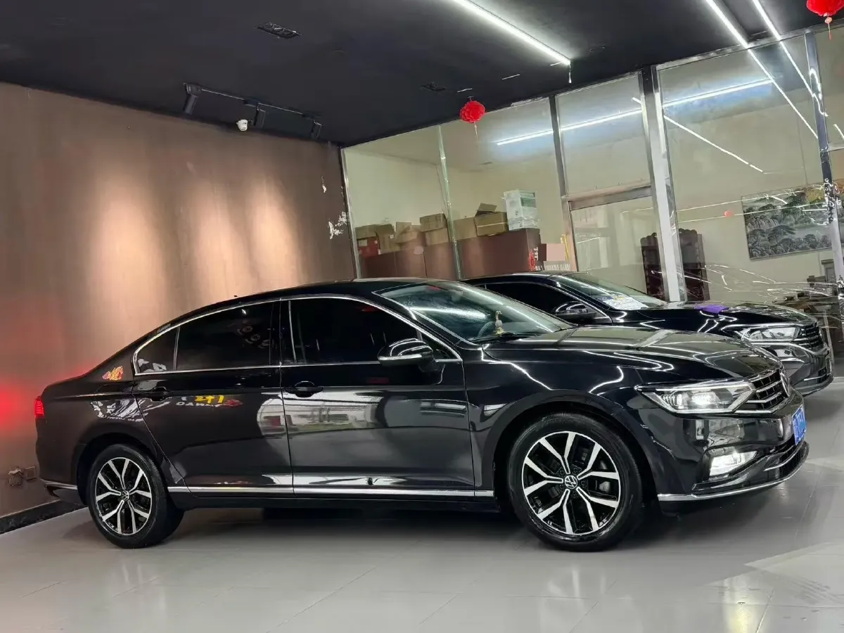 2020 Volkswagen Magotan 2.0T 186HP L4 7DCT,autocango,china used car exporter,china ev exporter,chinese used car exporter,chinese used ev exporter