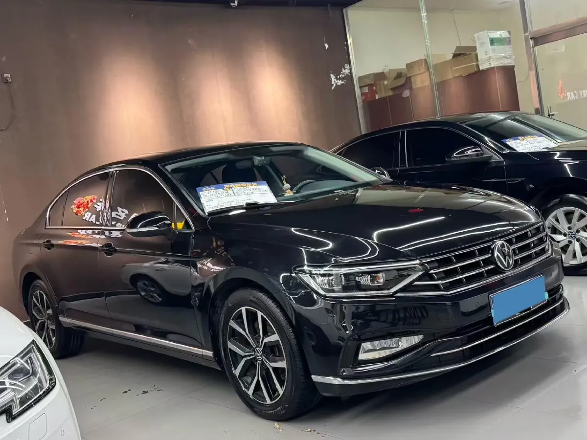 2020 Volkswagen Magotan 2.0T 186HP L4 7DCT,autocango,china used car exporter,china ev exporter,chinese used car exporter,chinese used ev exporter