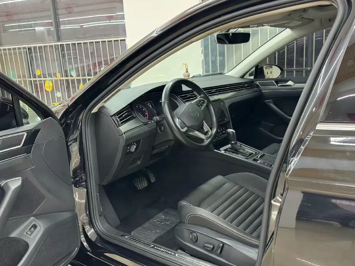 2020 Volkswagen Magotan 2.0T 186HP L4 7DCT,autocango,china used car exporter,china ev exporter,chinese used car exporter,chinese used ev exporter