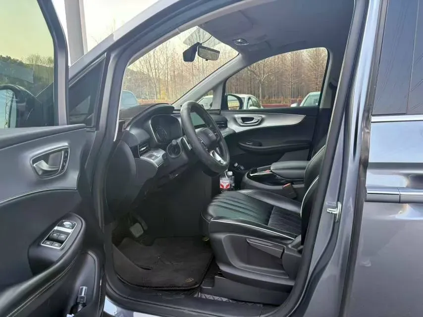 2023 Roewe iMAX8 2.0T 234HP L4 8AT,autocango,china used car exporter,china ev exporter,chinese used car exporter,chinese used ev exporter