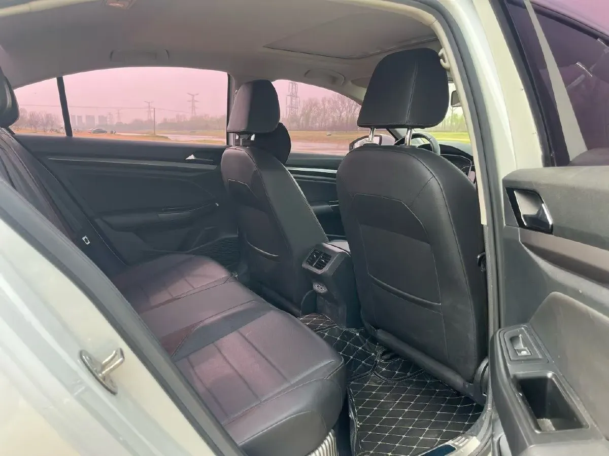 2019 MAXUS T70 2.0T 163HP L4 6AT,autocango,china used car exporter,china ev exporter,chinese used car exporter,chinese used ev exporter