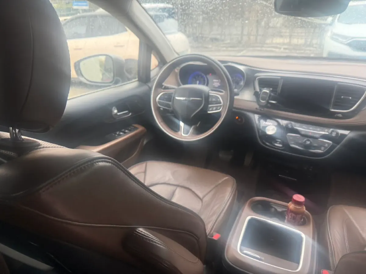 2017 Chrysler Pacifica 3.6L 279HP V6 9AT,autocango,china used car exporter,china ev exporter,chinese used car exporter,chinese used ev exporter