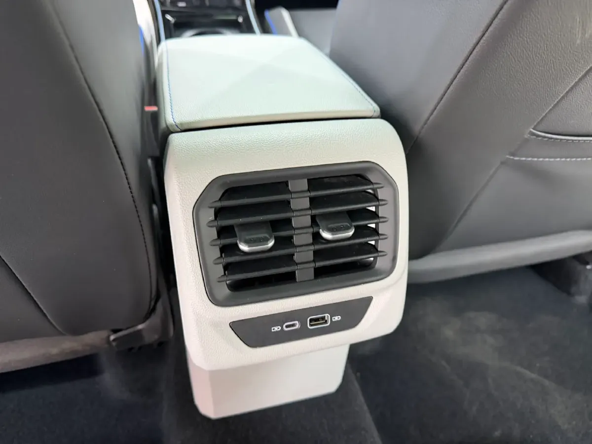 2022 Exceed TXL 2.0T 261HP L4 7DCT,autocango,china used car exporter,china ev exporter,chinese used car exporter,chinese used ev exporter