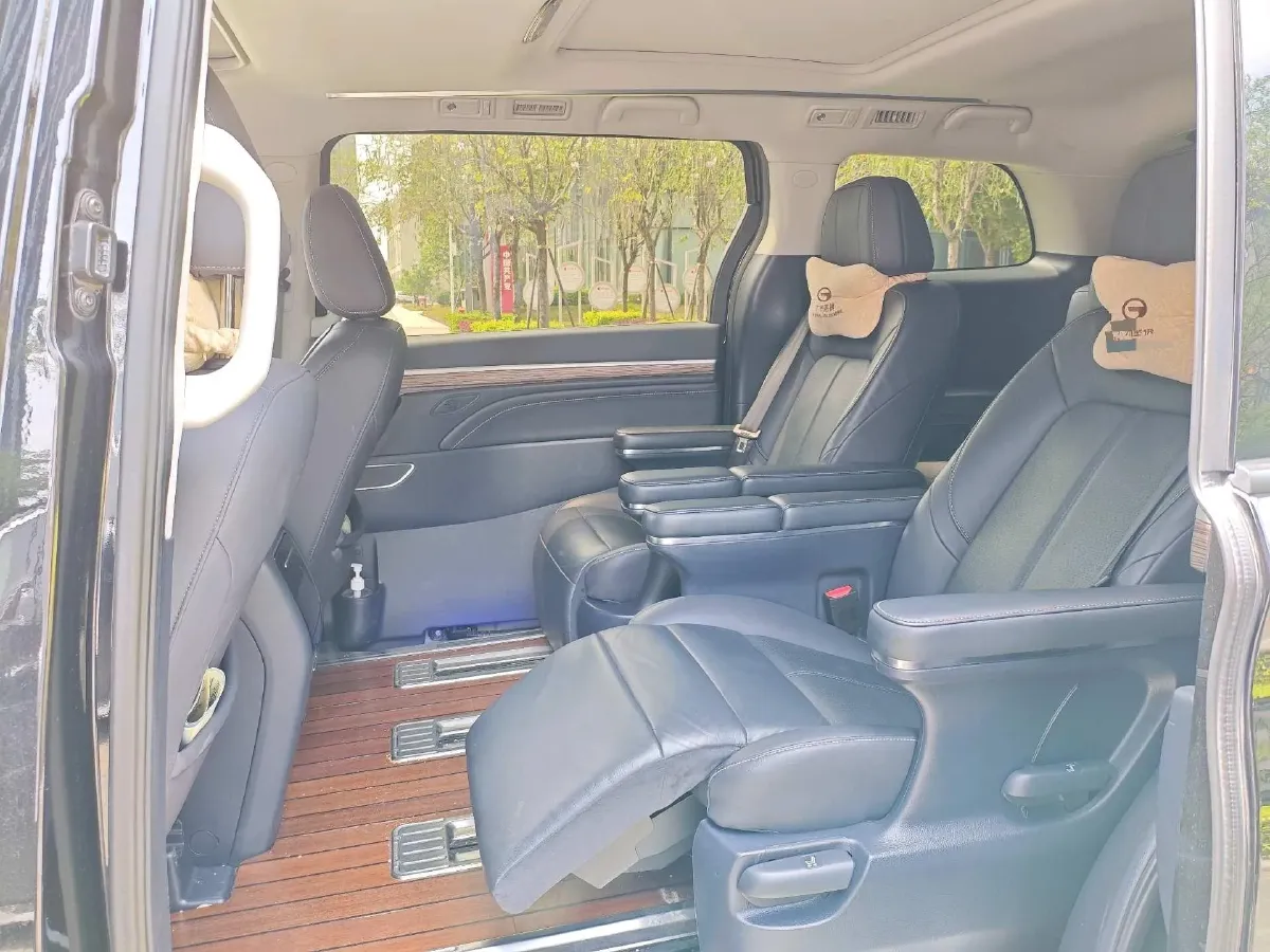 2021 GAC Trumpchi M8 2.0T 252HP L4 8AT,autocango,china used car exporter,china ev exporter,chinese used car exporter,chinese used ev exporter