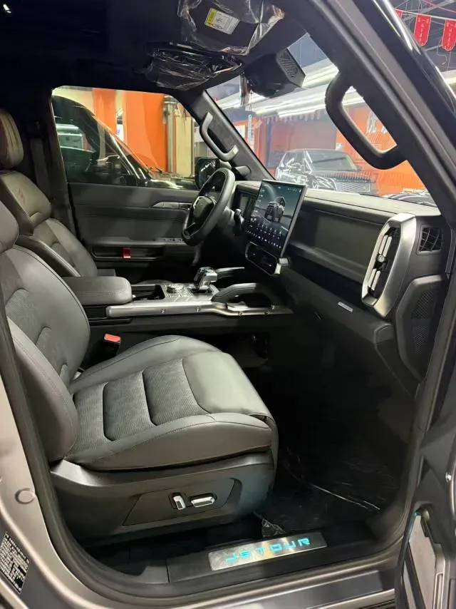 2024 Jetour ShanHai TravellerC-DM 1.5T 156HP L4 3DHT PHEV 43.24KWH,autocango,china used car exporter,china ev exporter,chinese used car exporter,chinese used ev exporter