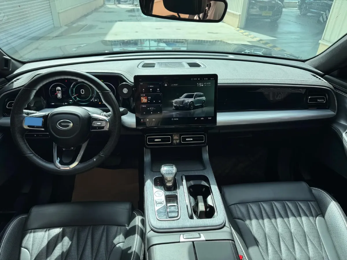 2022 GAC Trumpchi GS8 2.0T 252HP L4 8AT,autocango,china used car exporter,china ev exporter,chinese used car exporter,chinese used ev exporter