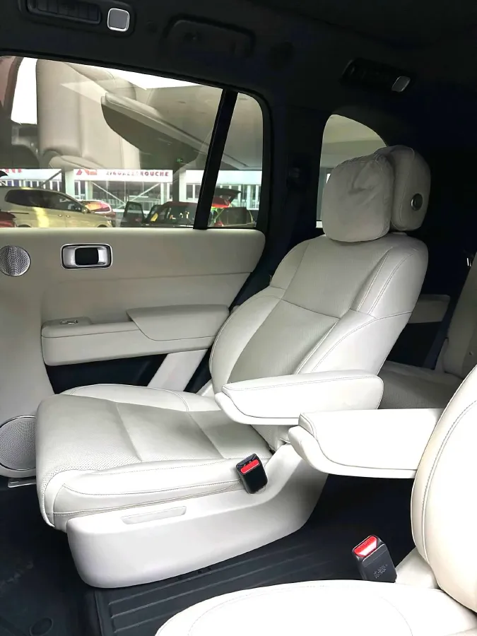 2023 Li L8 Range Extended 154HP REEV 40.9KWH,autocango,china used car exporter,china ev exporter,chinese used car exporter,chinese used ev exporter