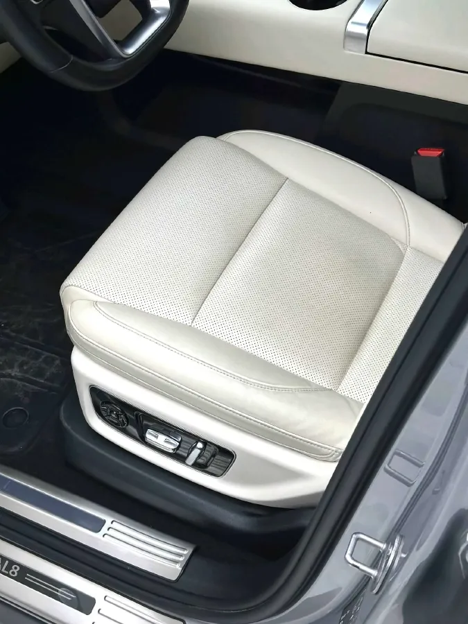 2023 Li L8 Range Extended 154HP REEV 40.9KWH,autocango,china used car exporter,china ev exporter,chinese used car exporter,chinese used ev exporter