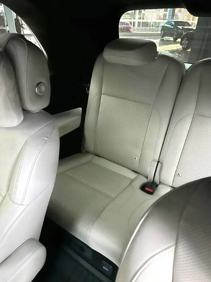 2023 Li L8 Range Extended 154HP REEV 40.9KWH,autocango,china used car exporter,china ev exporter,chinese used car exporter,chinese used ev exporter