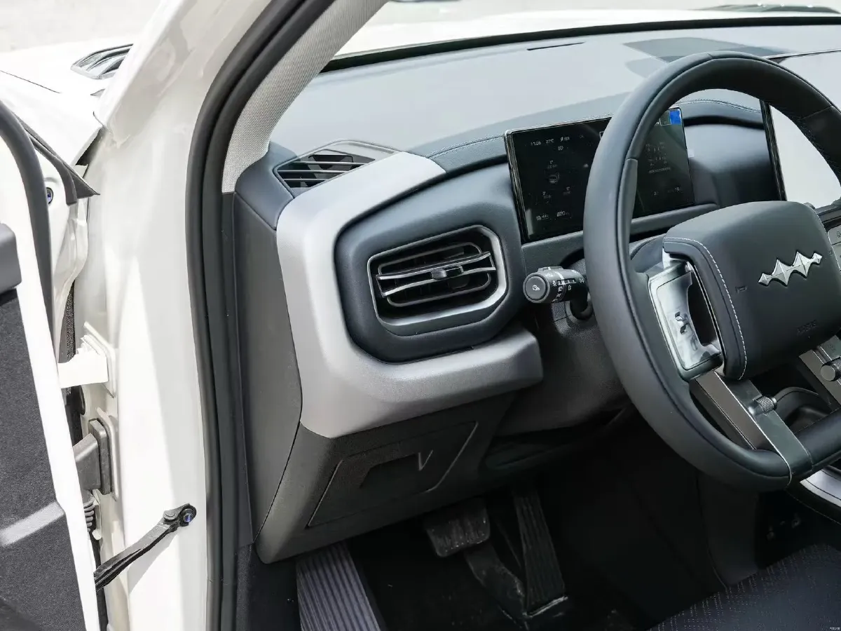 2025 FangChengBao Tai 3 BEV,autocango,china used car exporter,china ev exporter,chinese used car exporter,chinese used ev exporter