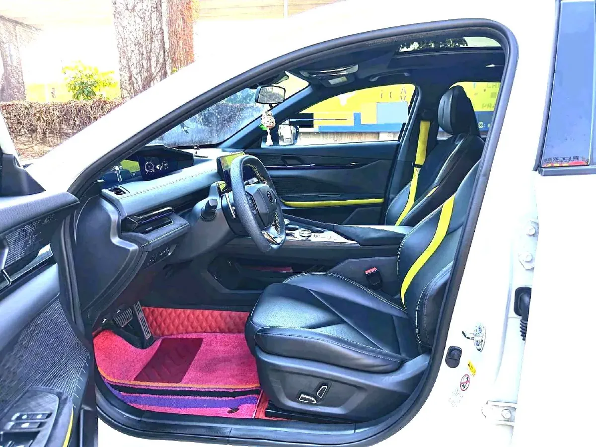 2022 ChangAn UNI-V 1.5T 188HP L4 7DCT,autocango,china used car exporter,china ev exporter,chinese used car exporter,chinese used ev exporter