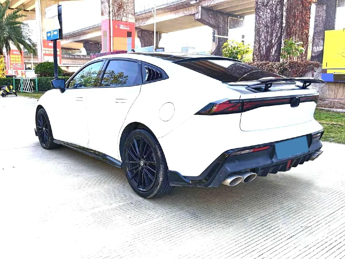 2022 ChangAn UNI-V 1.5T 188HP L4 7DCT,autocango,china used car exporter,china ev exporter,chinese used car exporter,chinese used ev exporter