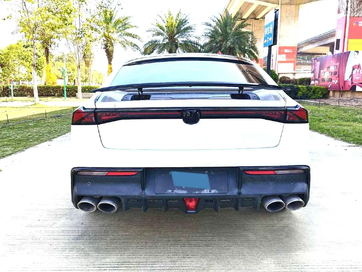 2022 ChangAn UNI-V 1.5T 188HP L4 7DCT,autocango,china used car exporter,china ev exporter,chinese used car exporter,chinese used ev exporter