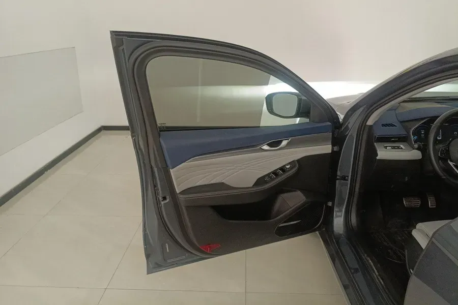 2023 Geely Preface 2.0T 190HP L4 7DCT,autocango,china used car exporter,china ev exporter,chinese used car exporter,chinese used ev exporter