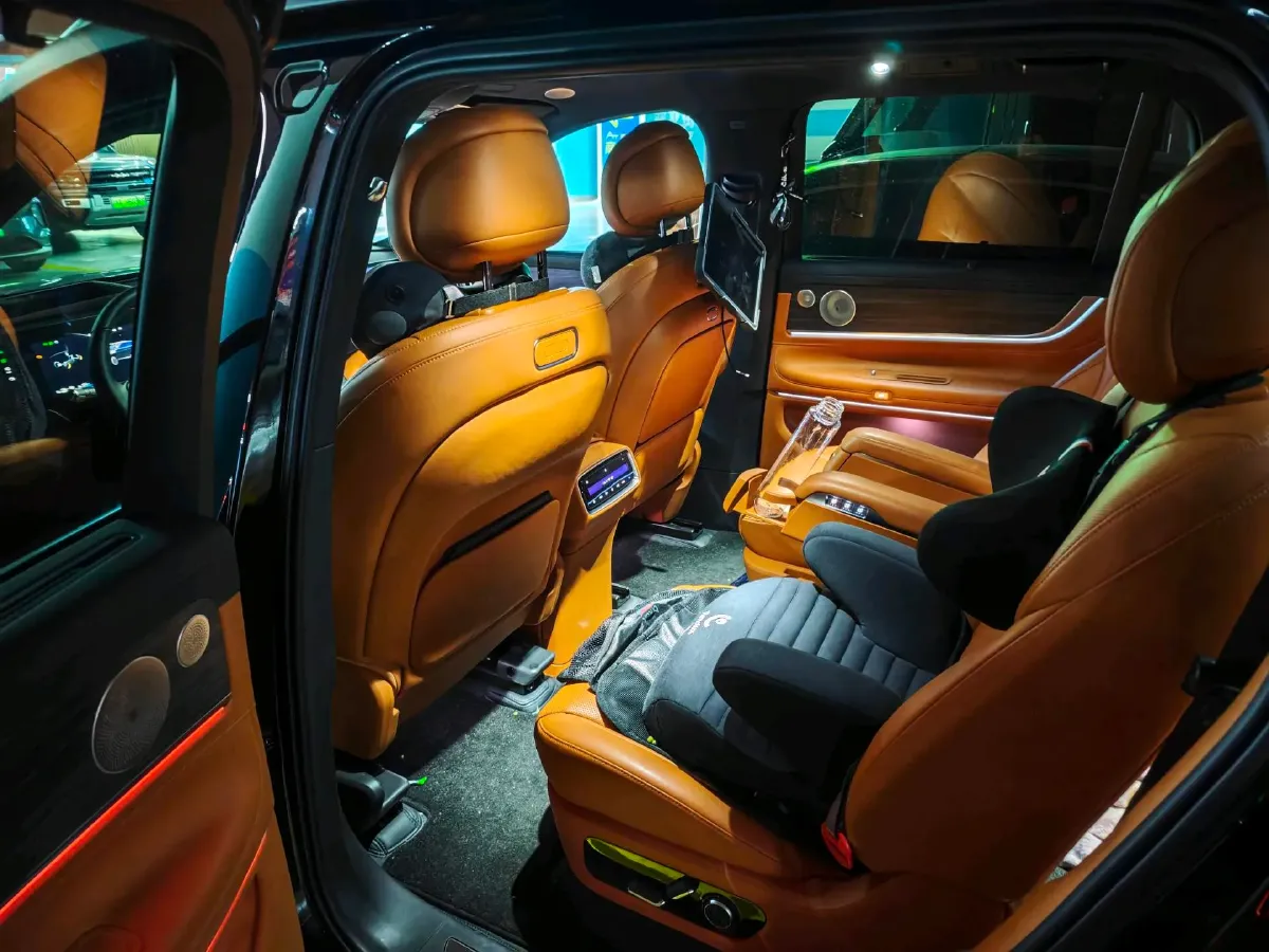 2024 AITO AITO M9 1.5T 152HP L4 REEV 42KWH,autocango,china used car exporter,china ev exporter,chinese used car exporter,chinese used ev exporter