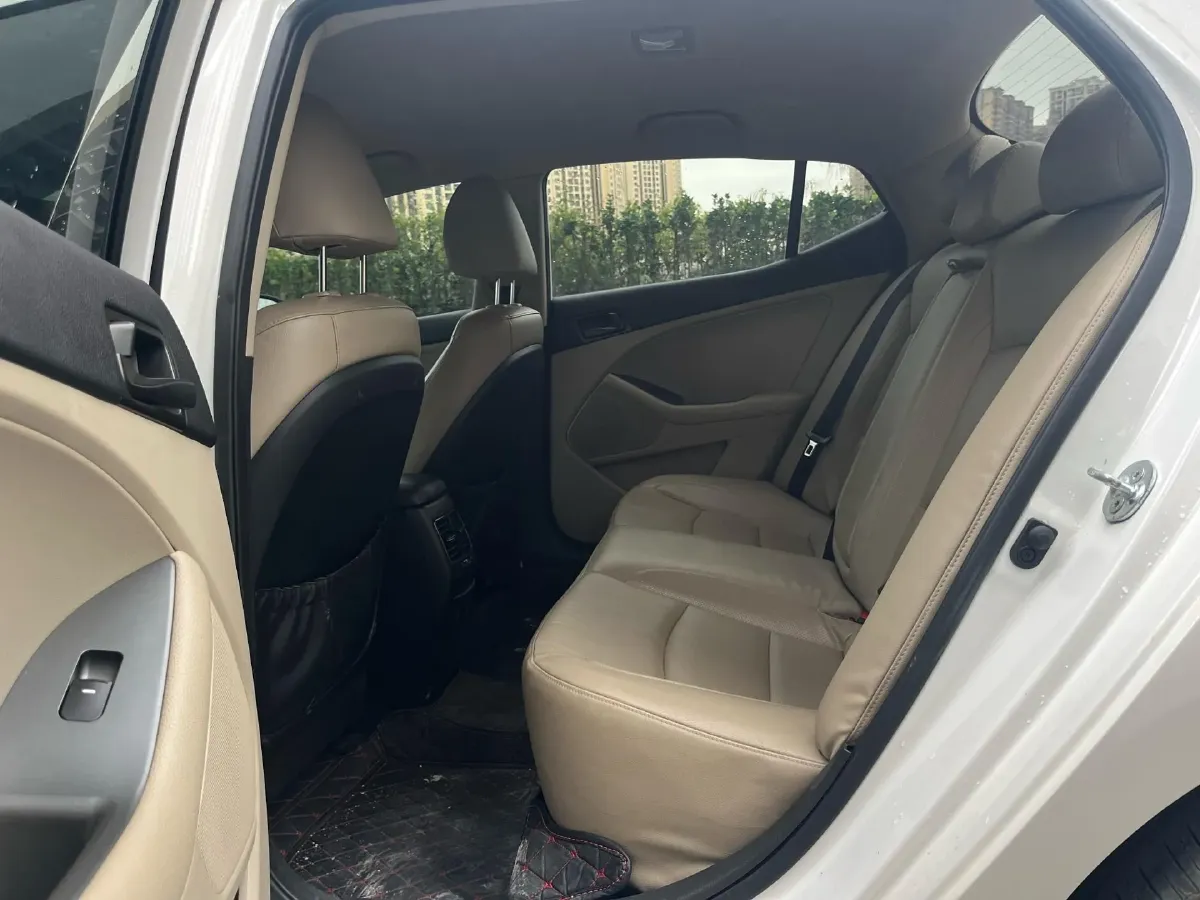 2016 Kia K5 2.0L 161HP L4 6AT,autocango,china used car exporter,china ev exporter,chinese used car exporter,chinese used ev exporter