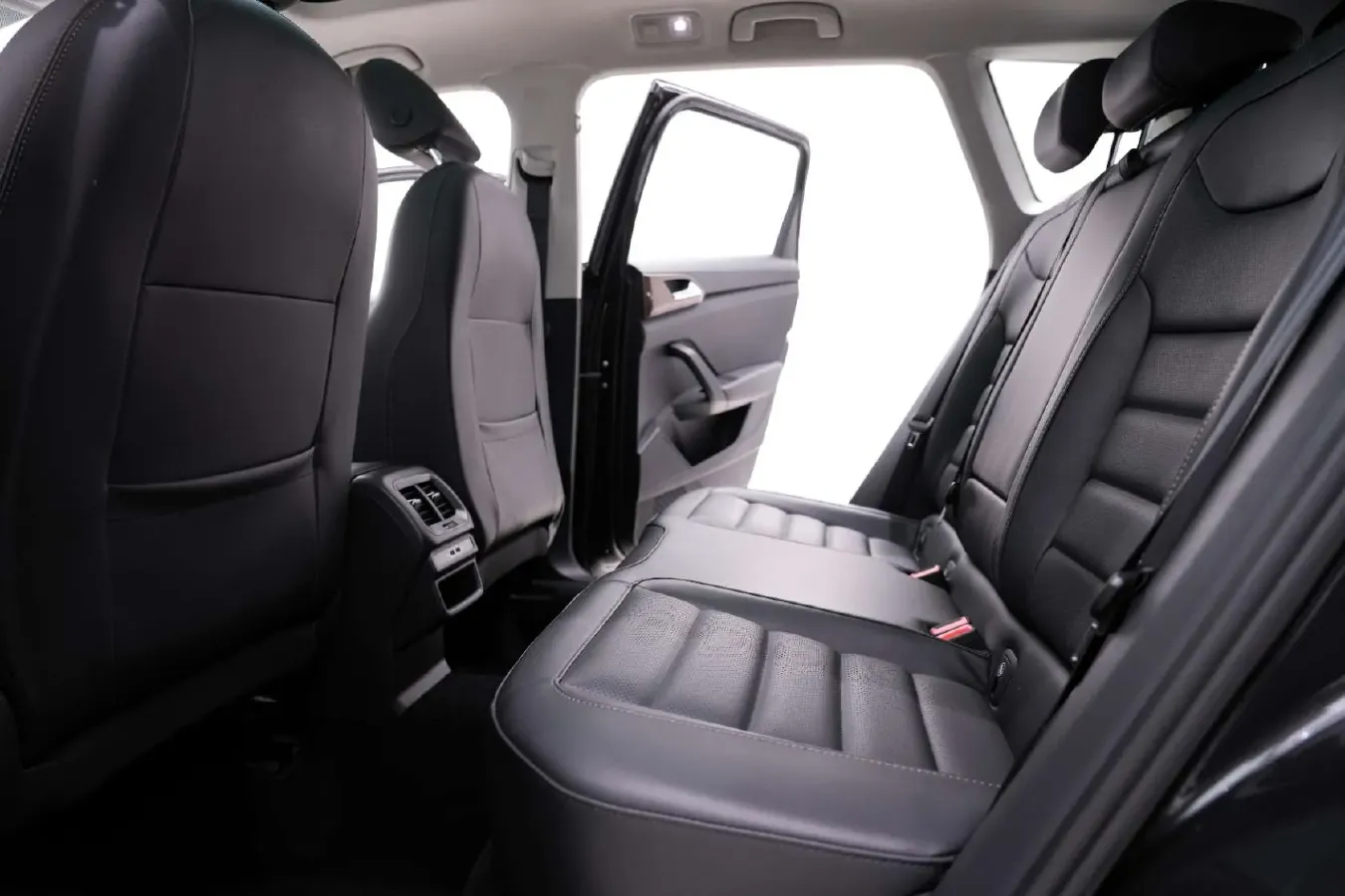 2020 Volkswagen Tharu 1.4T 150HP L4 7DCT,autocango,china used car exporter,china ev exporter,chinese used car exporter,chinese used ev exporter