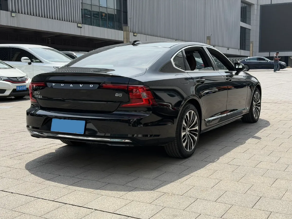 2025 Volvo S90 2.0T 250HP L4 8AT,autocango,china used car exporter,china ev exporter,chinese used car exporter,chinese used ev exporter