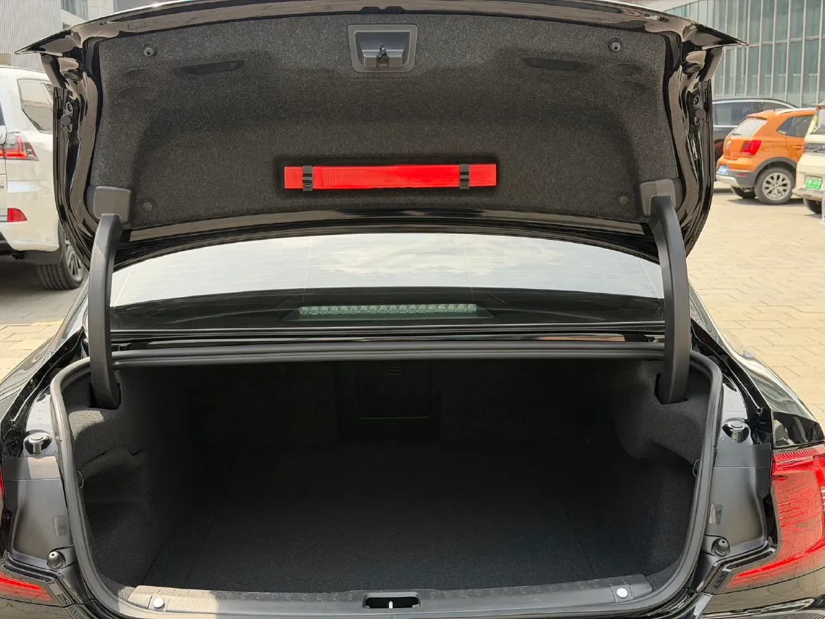 2025 Volvo S90 2.0T 250HP L4 8AT,autocango,china used car exporter,china ev exporter,chinese used car exporter,chinese used ev exporter