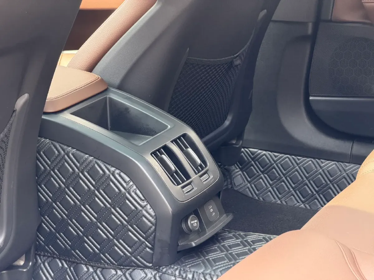 2025 Volvo S90 2.0T 250HP L4 8AT,autocango,china used car exporter,china ev exporter,chinese used car exporter,chinese used ev exporter