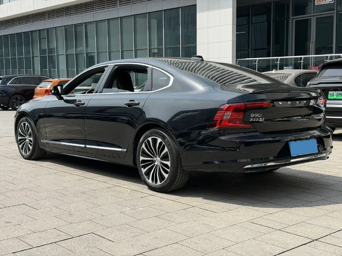 2025 Volvo S90 2.0T 250HP L4 8AT,autocango,china used car exporter,china ev exporter,chinese used car exporter,chinese used ev exporter