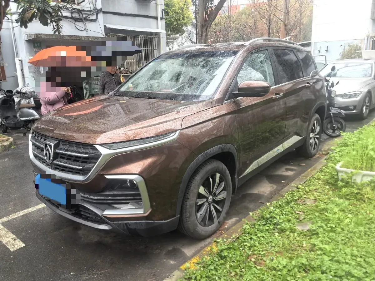 2018 BaoJun 530 1.5T 150HP L4 6DCT,autocango,china used car exporter,china ev exporter,chinese used car exporter,chinese used ev exporter