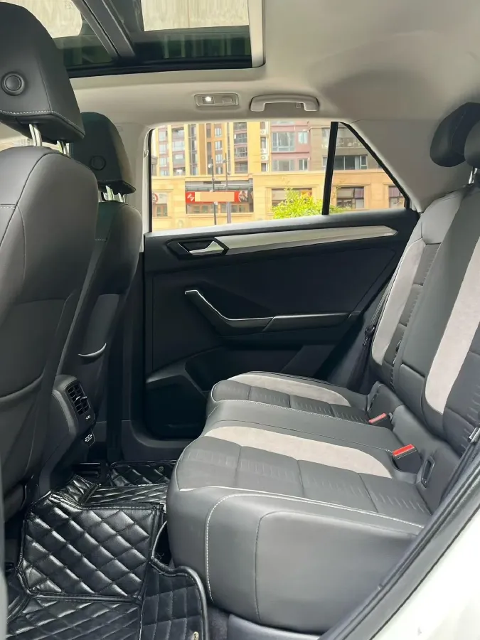 2020 Volkswagen T-Roc 1.4T 131HP L4 7DCT,autocango,china used car exporter,china ev exporter,chinese used car exporter,chinese used ev exporter