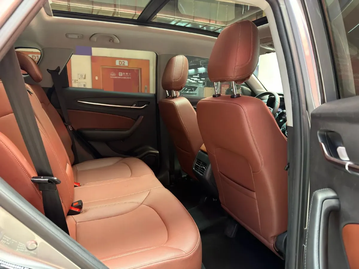 2018 Brilliance Auto V6 1.5T 150HP L4 6MT,autocango,china used car exporter,china ev exporter,chinese used car exporter,chinese used ev exporter