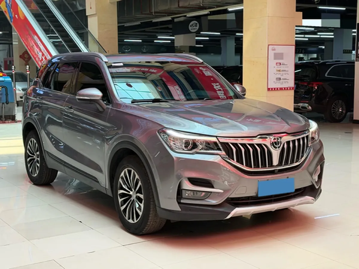 2018 Brilliance Auto V6 1.5T 150HP L4 6MT,autocango,china used car exporter,china ev exporter,chinese used car exporter,chinese used ev exporter