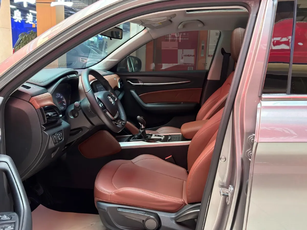 2018 Brilliance Auto V6 1.5T 150HP L4 6MT,autocango,china used car exporter,china ev exporter,chinese used car exporter,chinese used ev exporter