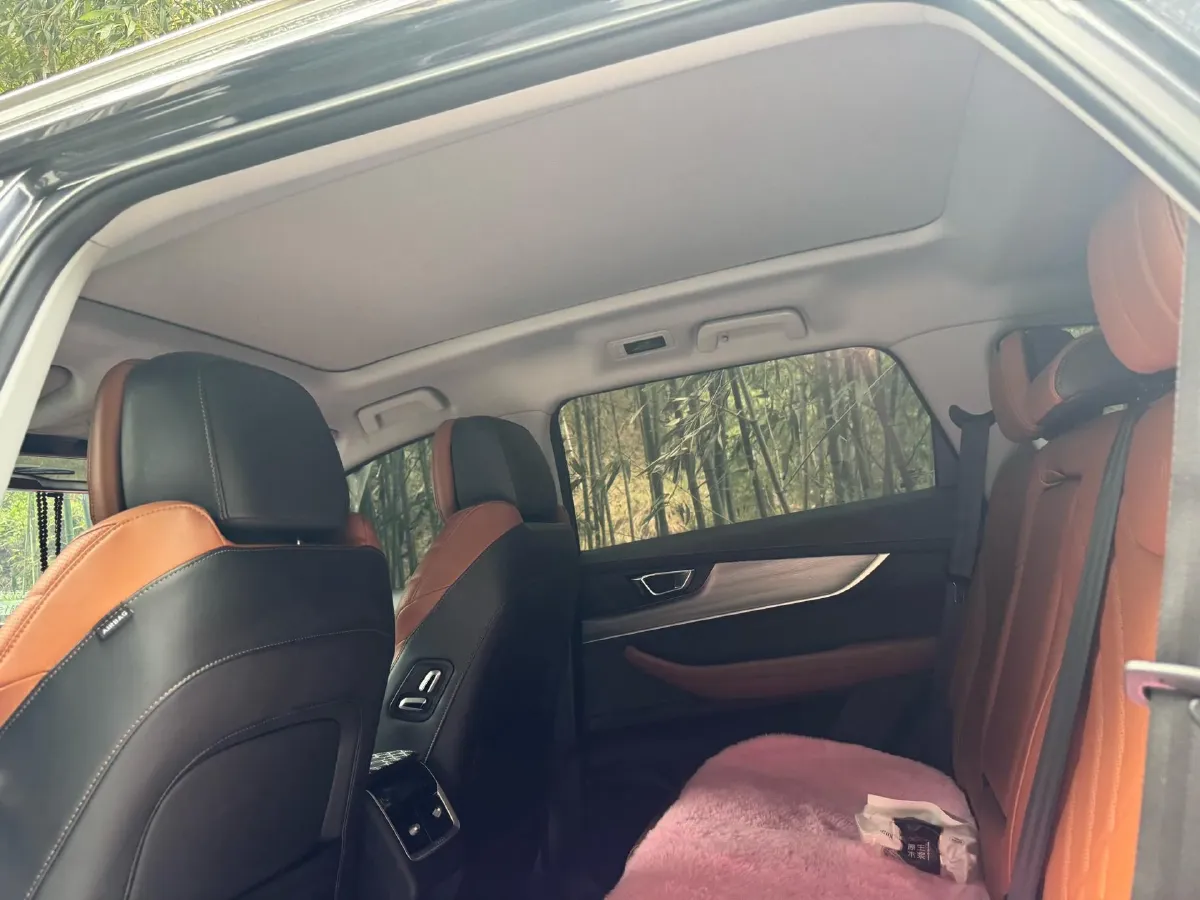 2022 Chery Tiggo 8 Plus 1.6T 197HP L4 7DCT,autocango,china used car exporter,china ev exporter,chinese used car exporter,chinese used ev exporter