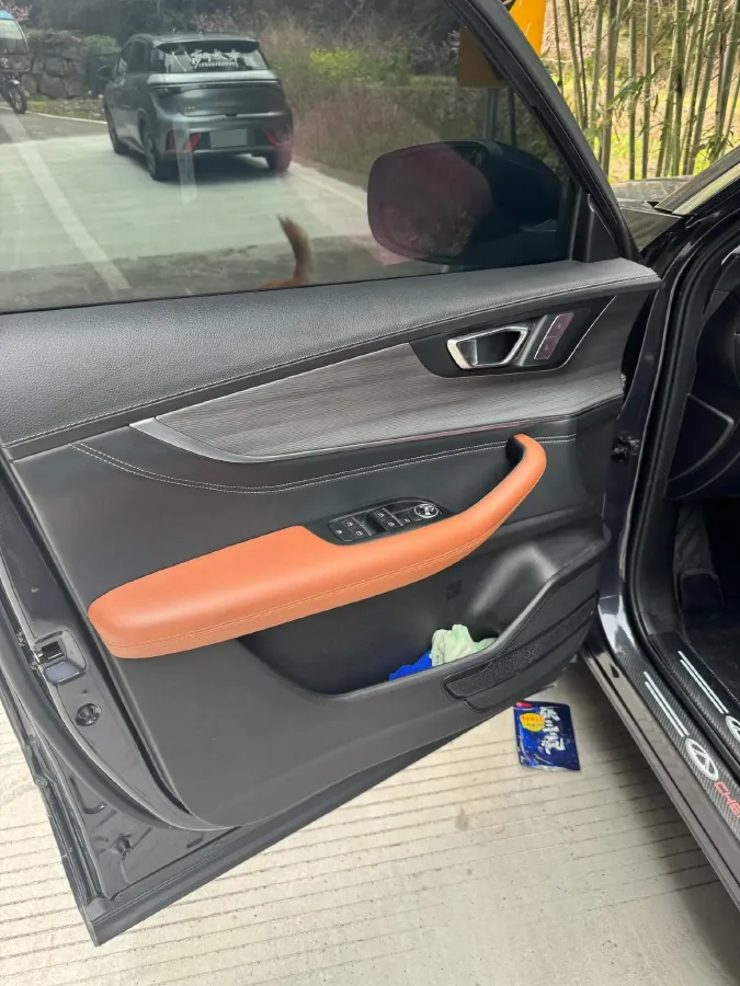 2022 Chery Tiggo 8 Plus 1.6T 197HP L4 7DCT,autocango,china used car exporter,china ev exporter,chinese used car exporter,chinese used ev exporter