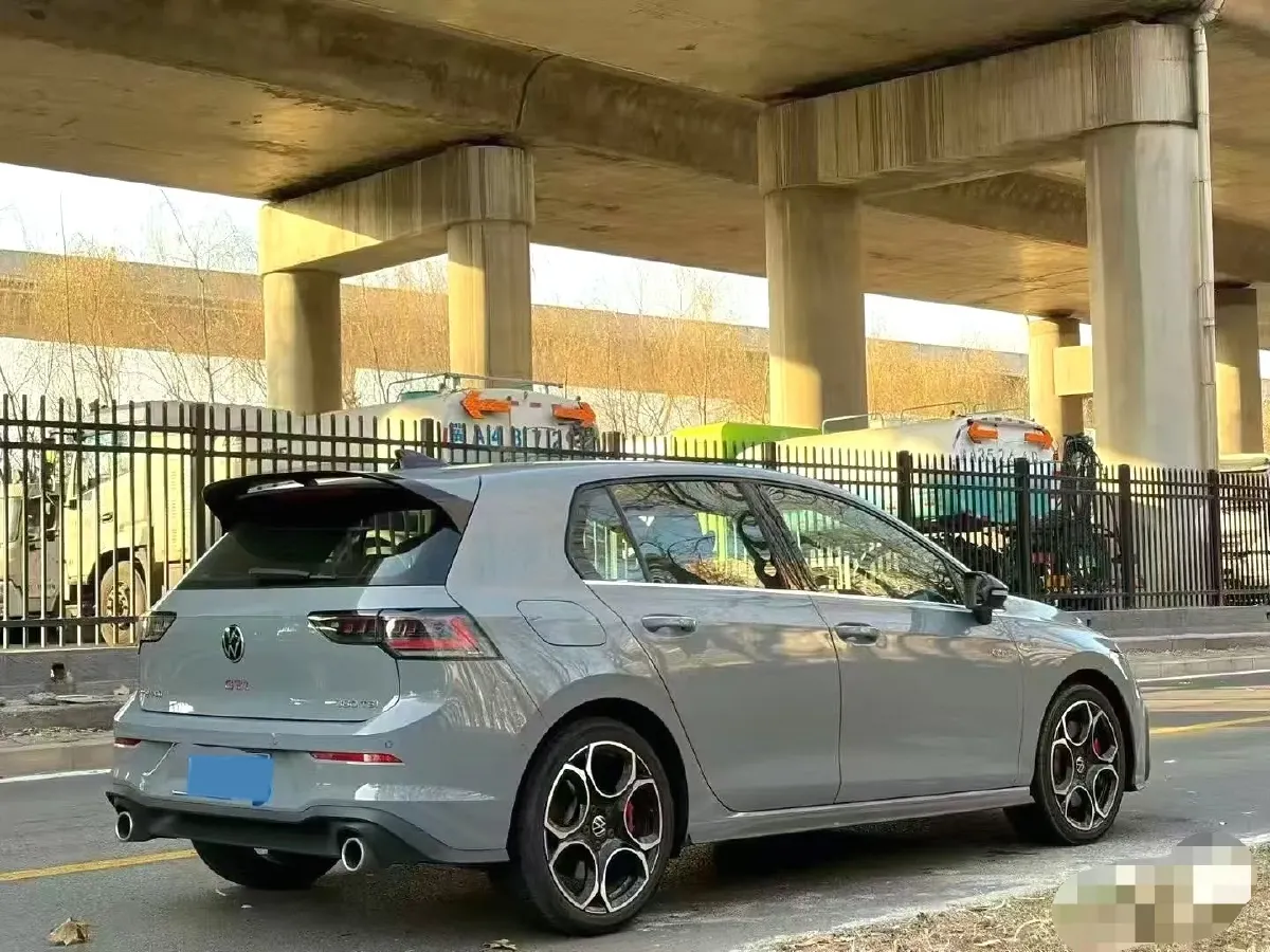 2025 Volkswagen GolfGTI 2.0T 220HP L4 7DCT,autocango,china used car exporter,china ev exporter,chinese used car exporter,chinese used ev exporter