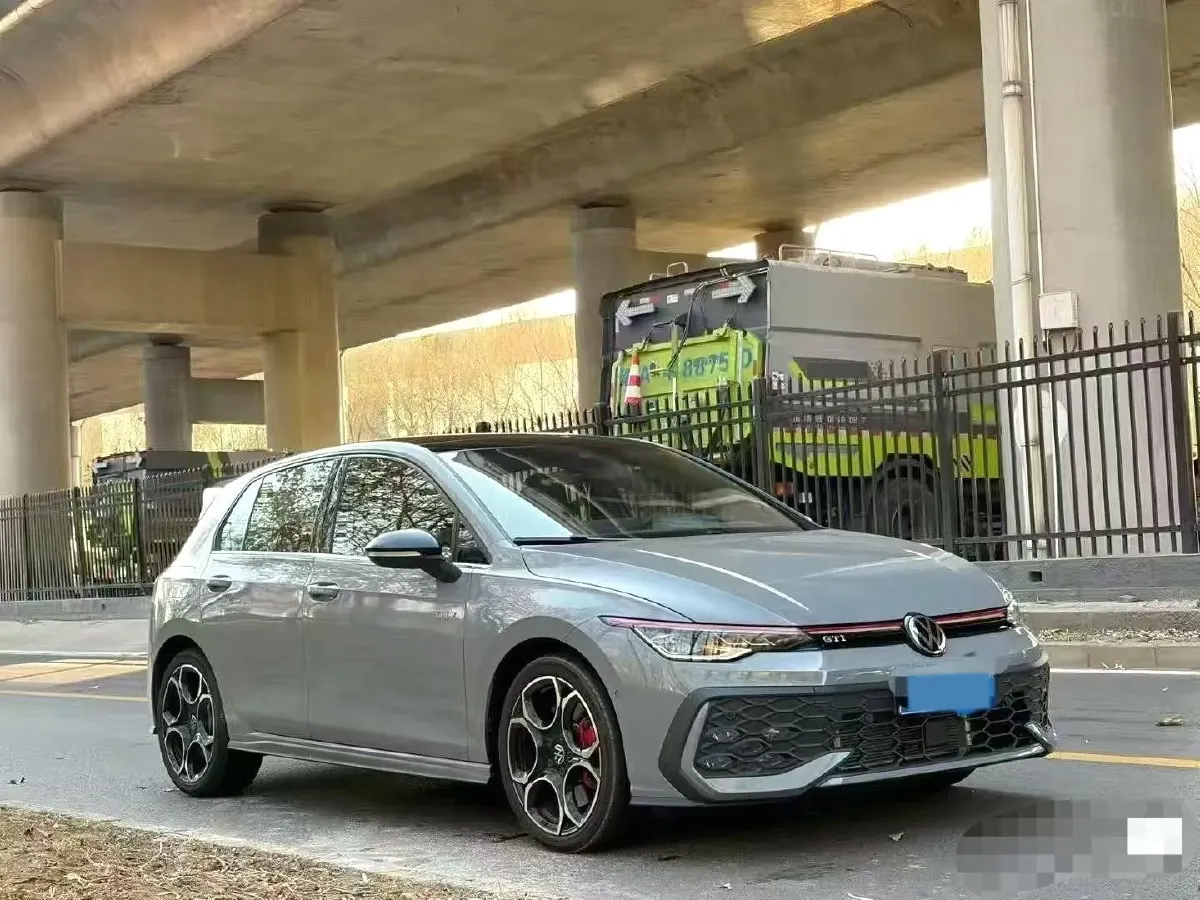2025 Volkswagen GolfGTI 2.0T 220HP L4 7DCT,autocango,china used car exporter,china ev exporter,chinese used car exporter,chinese used ev exporter