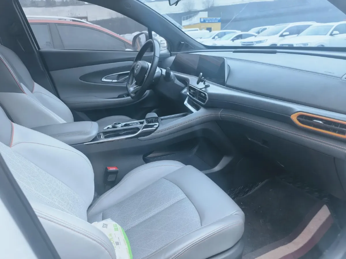 2020 ChangAn UNI-T 1.5T 180HP L4 7DCT,autocango,china used car exporter,china ev exporter,chinese used car exporter,chinese used ev exporter