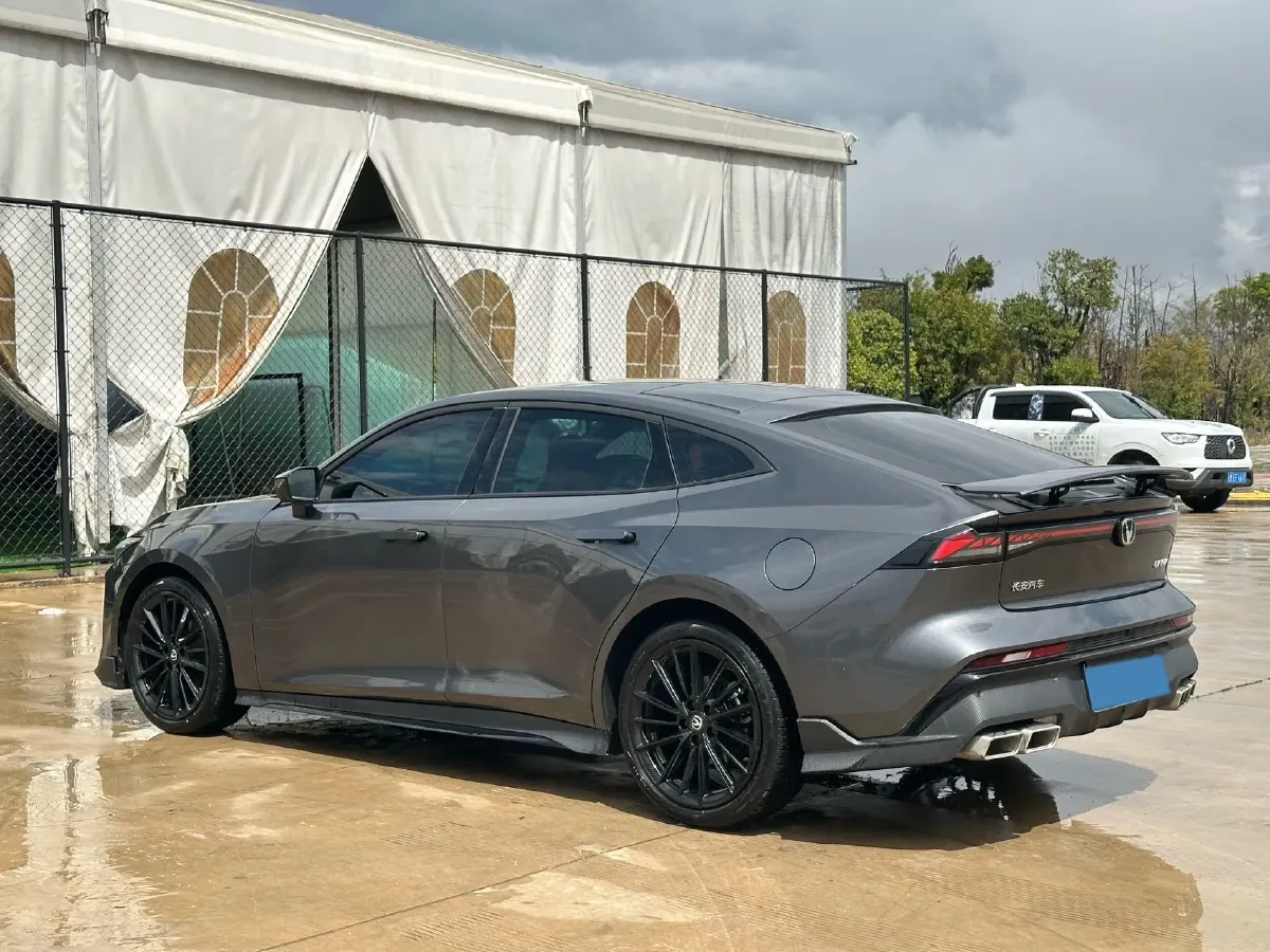 2024 ChangAn UNI-V 1.5T 188HP L4 7DCT,autocango,china used car exporter,china ev exporter,chinese used car exporter,chinese used ev exporter