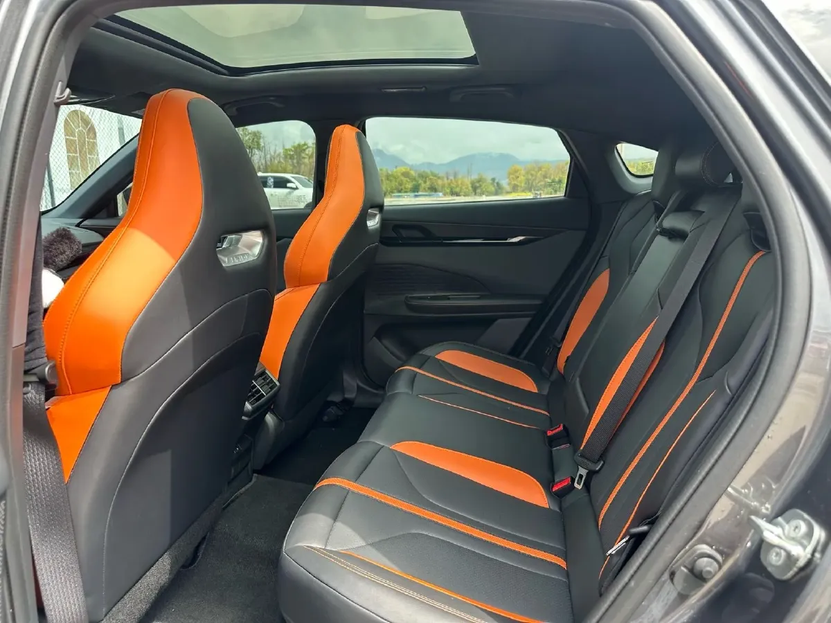 2024 ChangAn UNI-V 1.5T 188HP L4 7DCT,autocango,china used car exporter,china ev exporter,chinese used car exporter,chinese used ev exporter